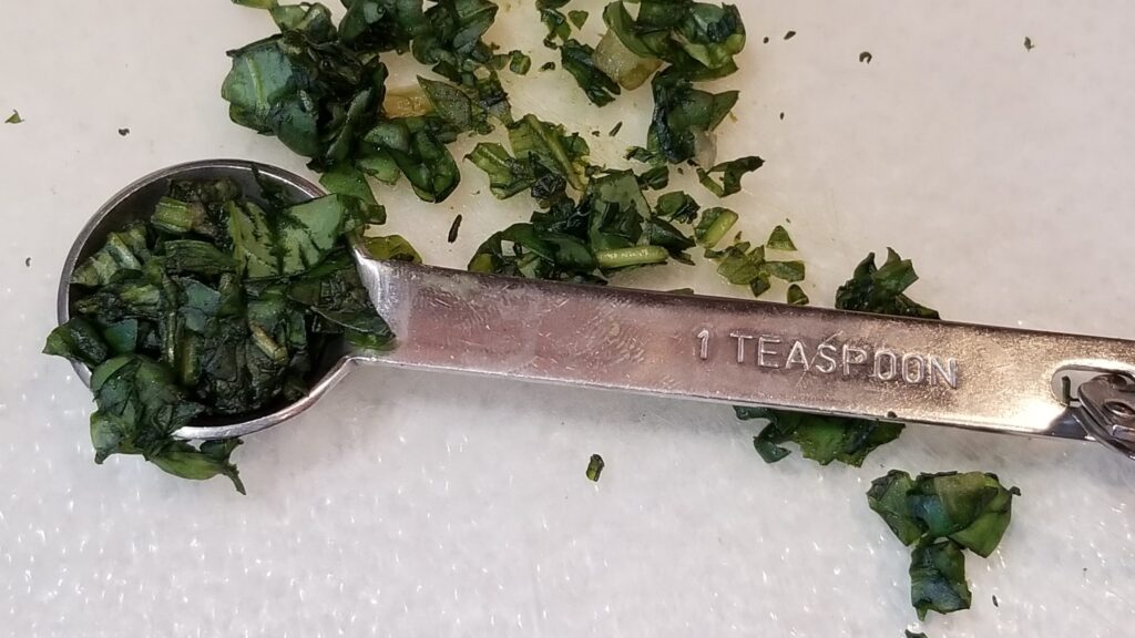 1 teaspoon basil leaves