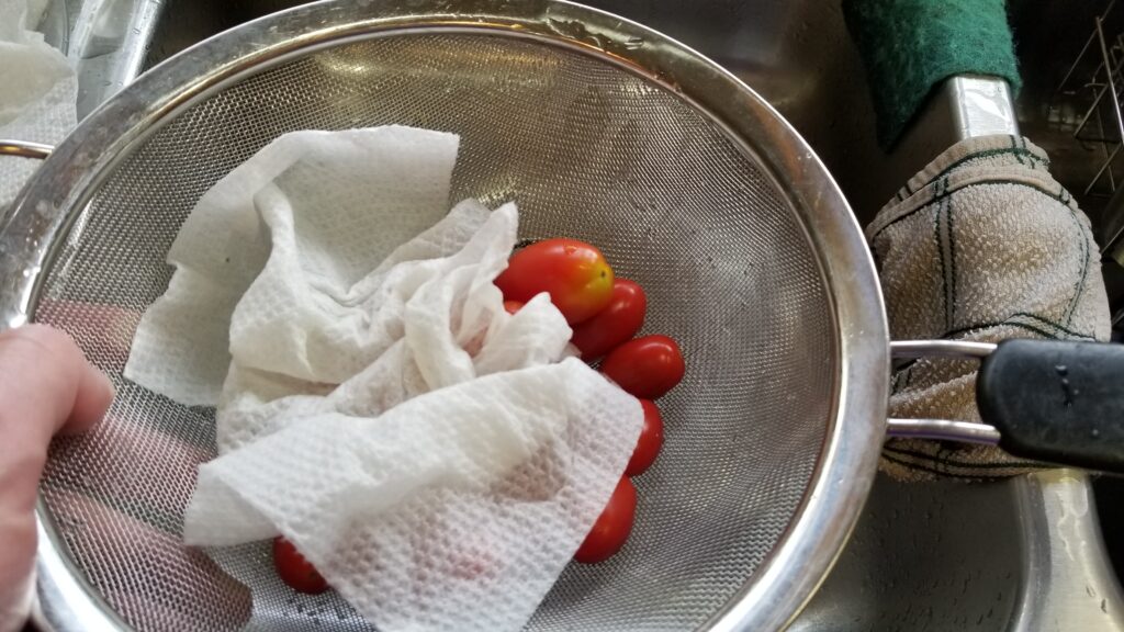 paper towel off the tomatoes for taco salad recipe