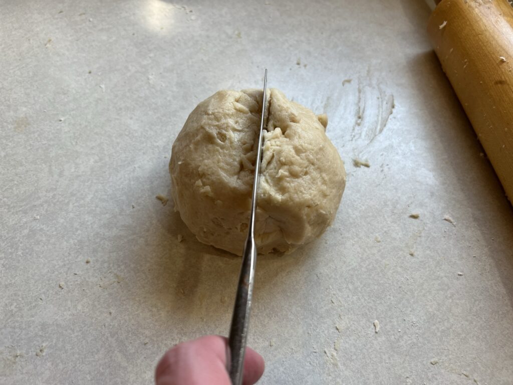 slicing dough