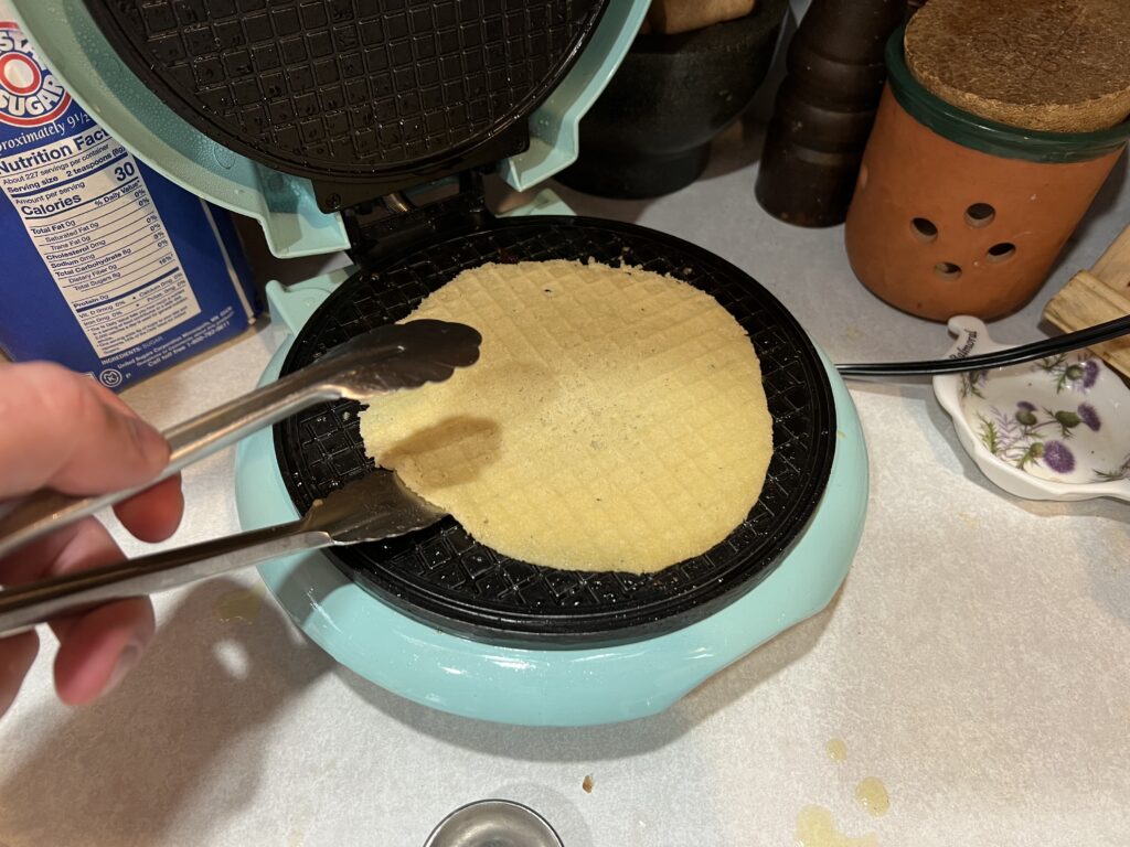 removing wafer for wafer cookies from iron
