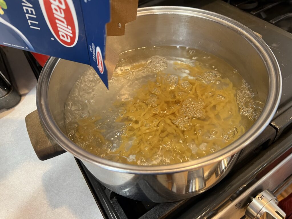 boiling pasta noodles