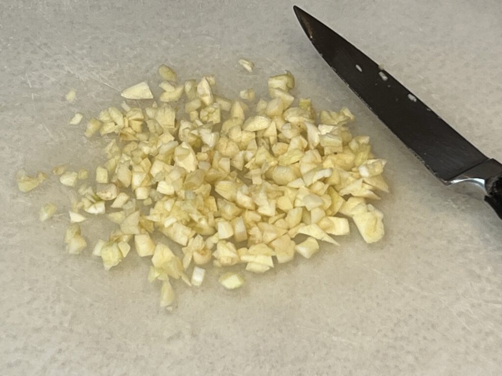 chopped garlic for tagliolini
